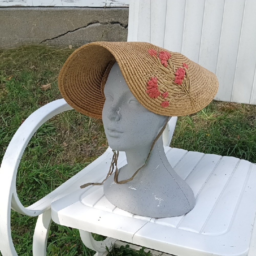 Women's Vintage Floral Embroidered Straw Flat Bonnet